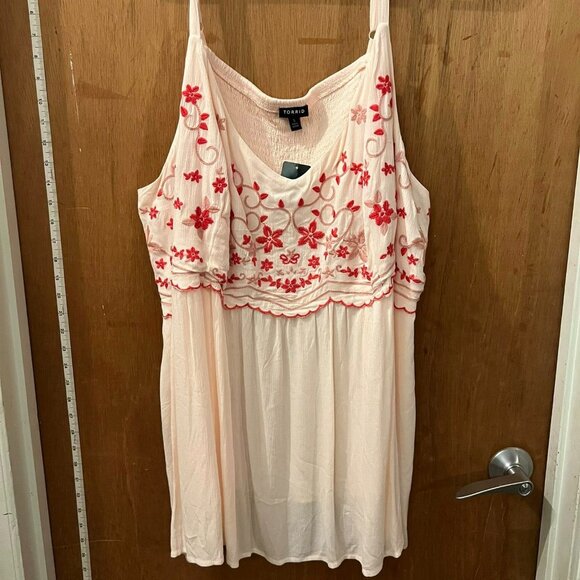Size 5(5X)(28) - Torrid - NWT - Light Pink and Floral Camisole - Picture 1 of 8